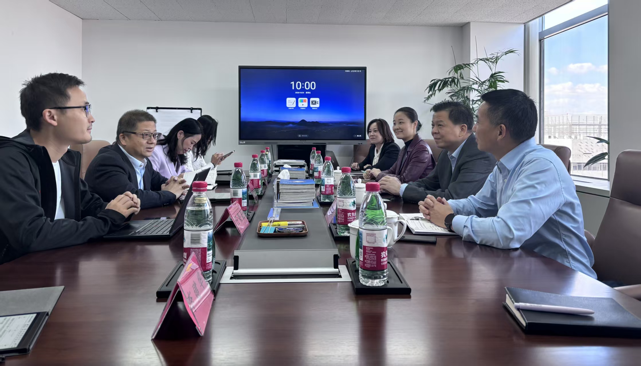 Su Ertian, Chairman of Global New Material International, Met with Chen Wei, President of Postal Savings Bank of China Shanghai Branch, Jointly Exploring A New Path for Coordinated Development of New Materials Industry and Green Finance