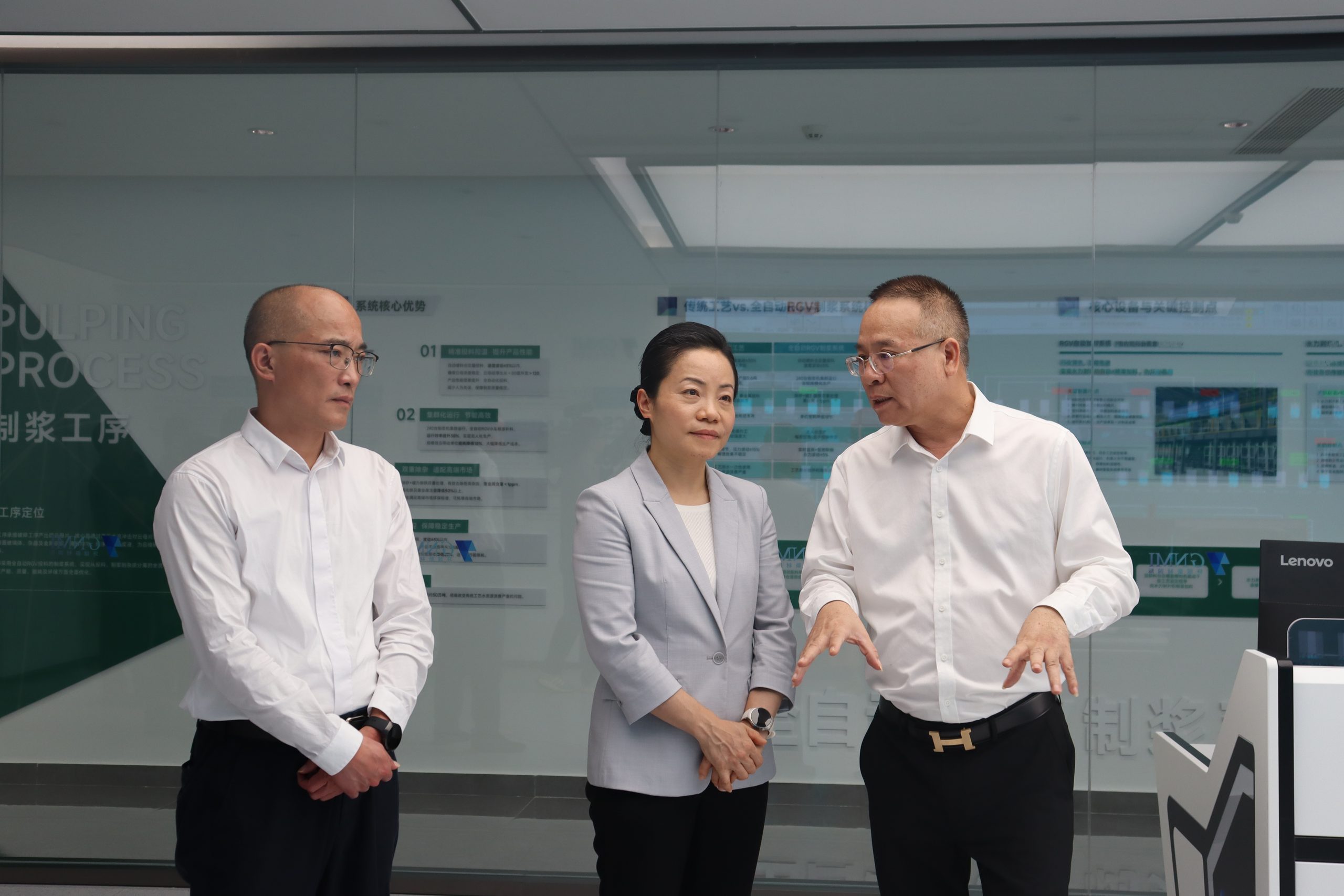 桐庐县委书记杨晓峰调研浙江鸿尊科技人工合成云母项目